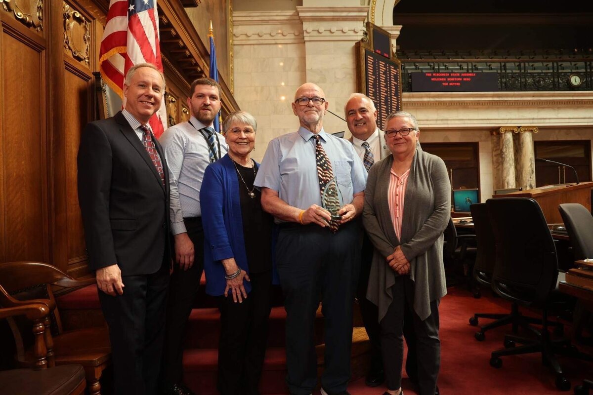 marshfield-resident-receives-hometown-heroes-award-in-madison-news