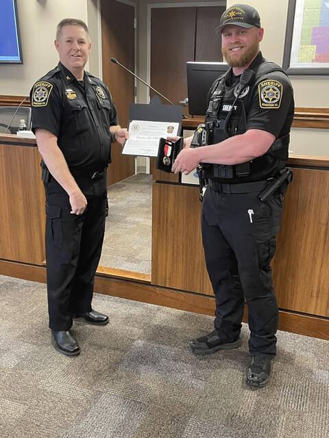 MarathonCountyDeputyLifeSavingAward.jpg