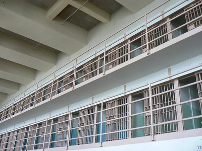 prison-gd6a09e93c_640.jpg