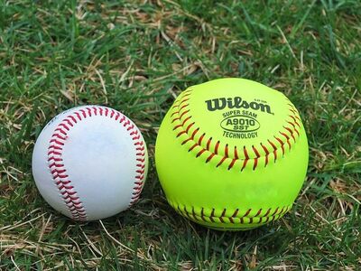 baseball-vs-softball-1494674054-1658.jpg